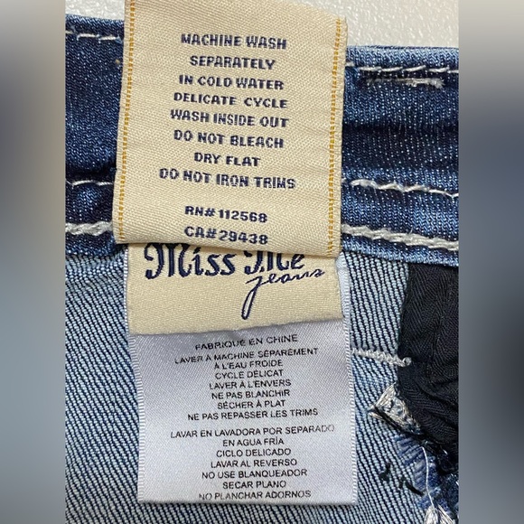 Miss Me Signature Capri Jeans Low Rise Embroidered Women’s Size 29 JP7287P - Picture 6 of 9